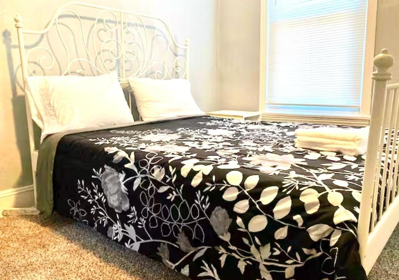 Clover 2900 - Apartment And Rooms With Private Bathroom Near Washington Ave South Philly 费城 外观 照片