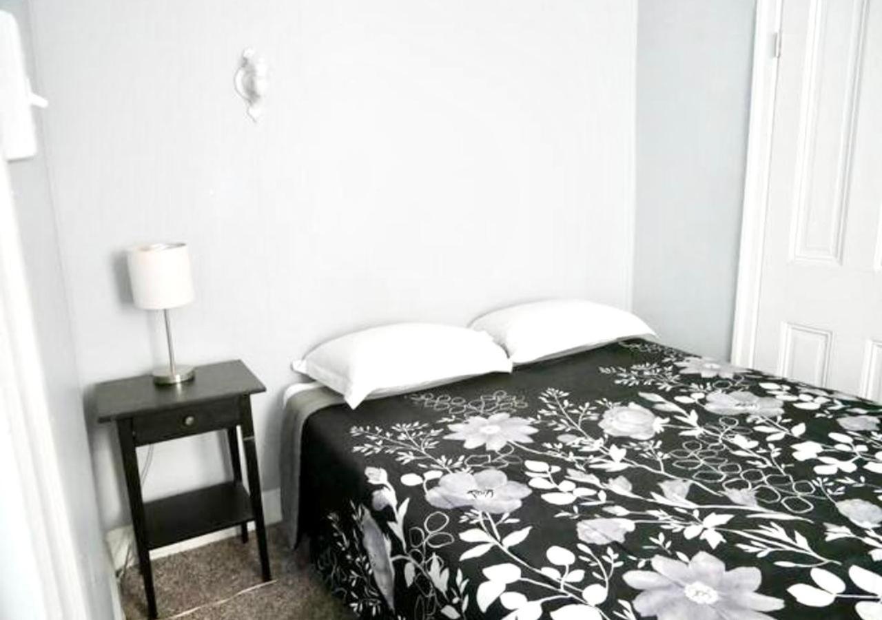 Clover 2900 - Apartment And Rooms With Private Bathroom Near Washington Ave South Philly 费城 外观 照片