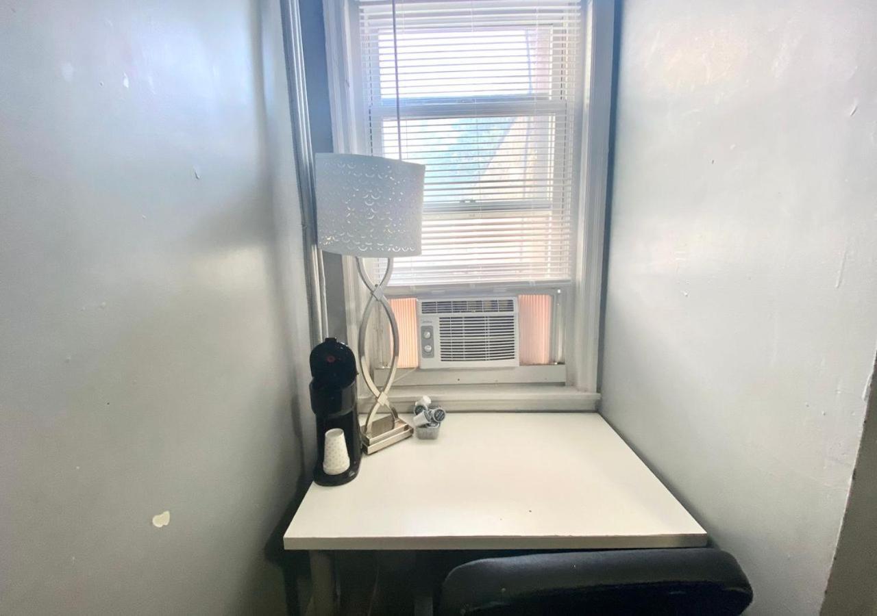 Clover 2900 - Apartment And Rooms With Private Bathroom Near Washington Ave South Philly 费城 外观 照片