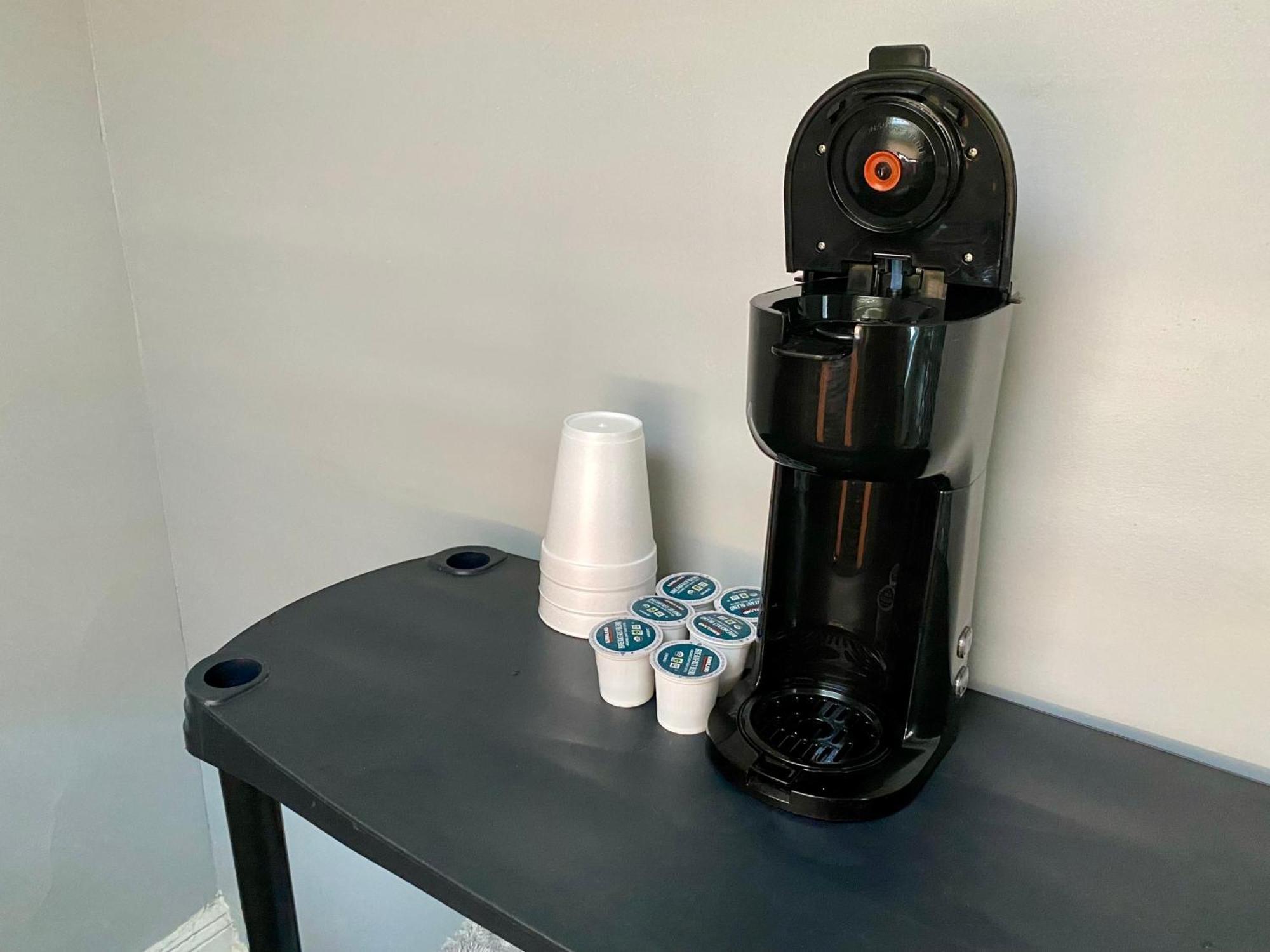 Clover 2900 - Apartment And Rooms With Private Bathroom Near Washington Ave South Philly 费城 外观 照片