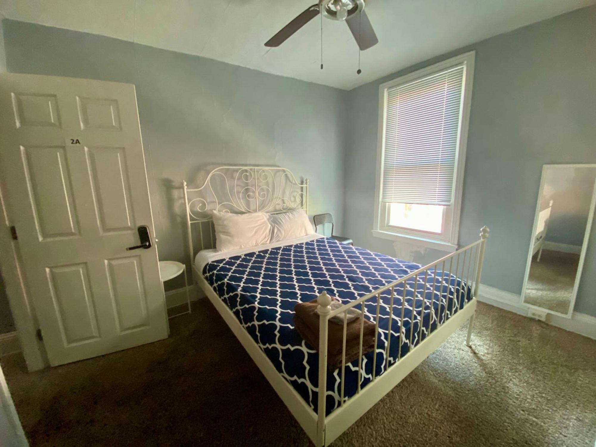 Clover 2900 - Apartment And Rooms With Private Bathroom Near Washington Ave South Philly 费城 外观 照片
