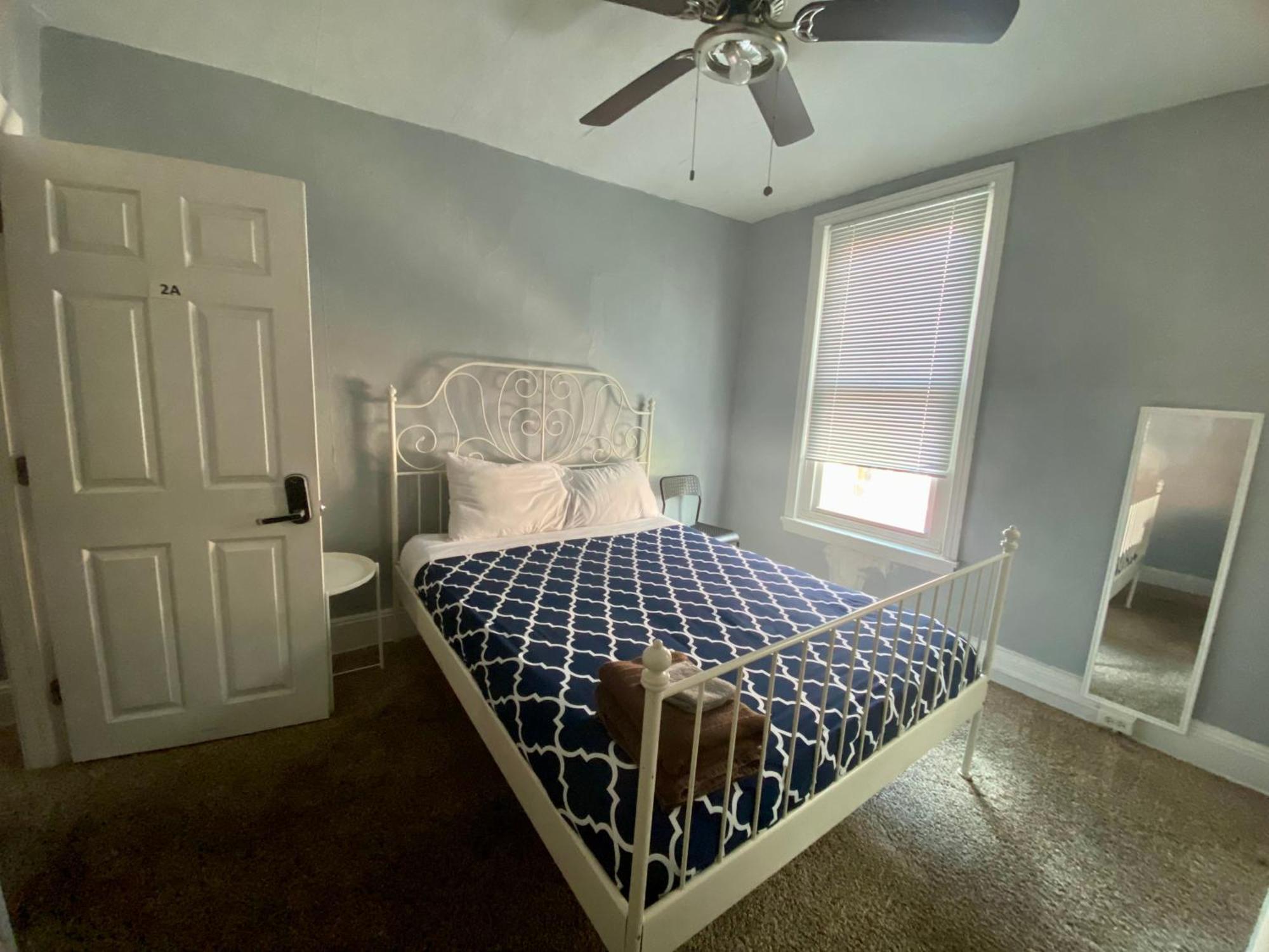 Clover 2900 - Apartment And Rooms With Private Bathroom Near Washington Ave South Philly 费城 外观 照片