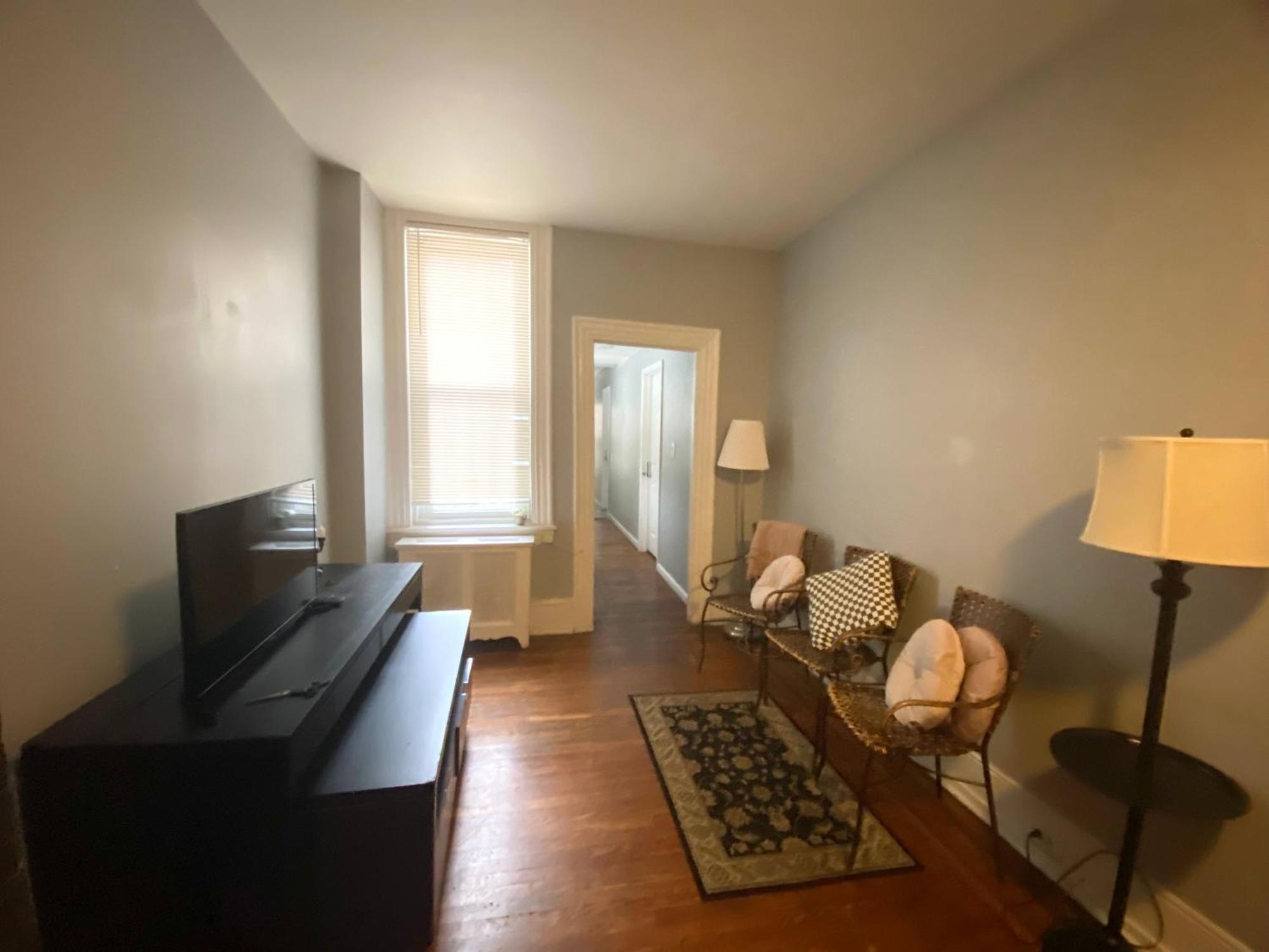 Clover 2900 - Apartment And Rooms With Private Bathroom Near Washington Ave South Philly 费城 外观 照片