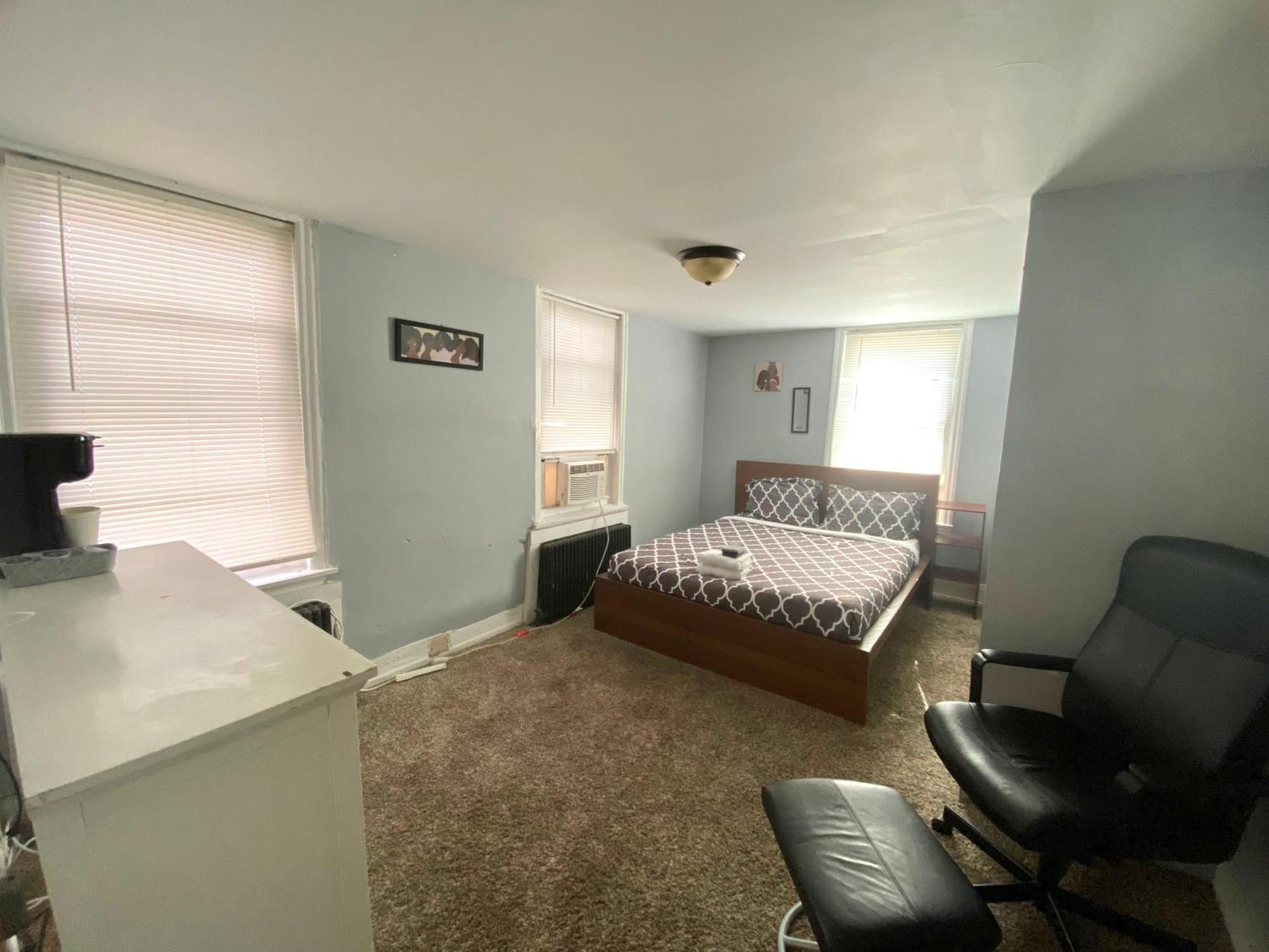 Clover 2900 - Apartment And Rooms With Private Bathroom Near Washington Ave South Philly 费城 外观 照片
